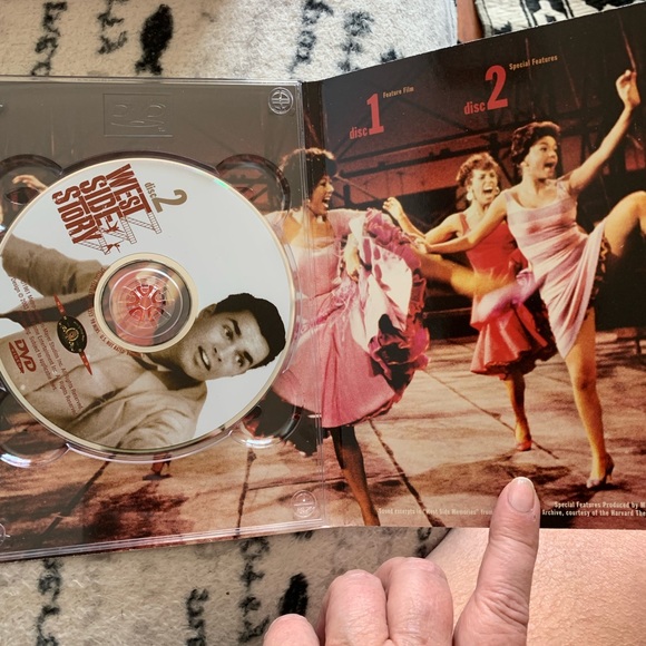 West Side Story DVD collector’s set special edition - Picture 11 of 16